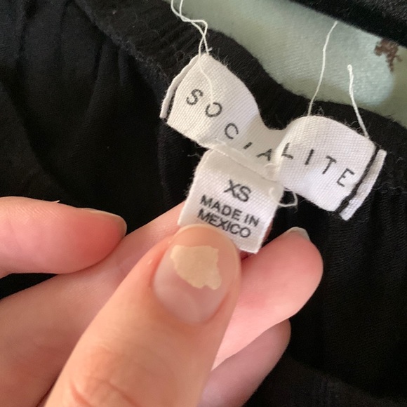 Black top - Picture 2 of 2